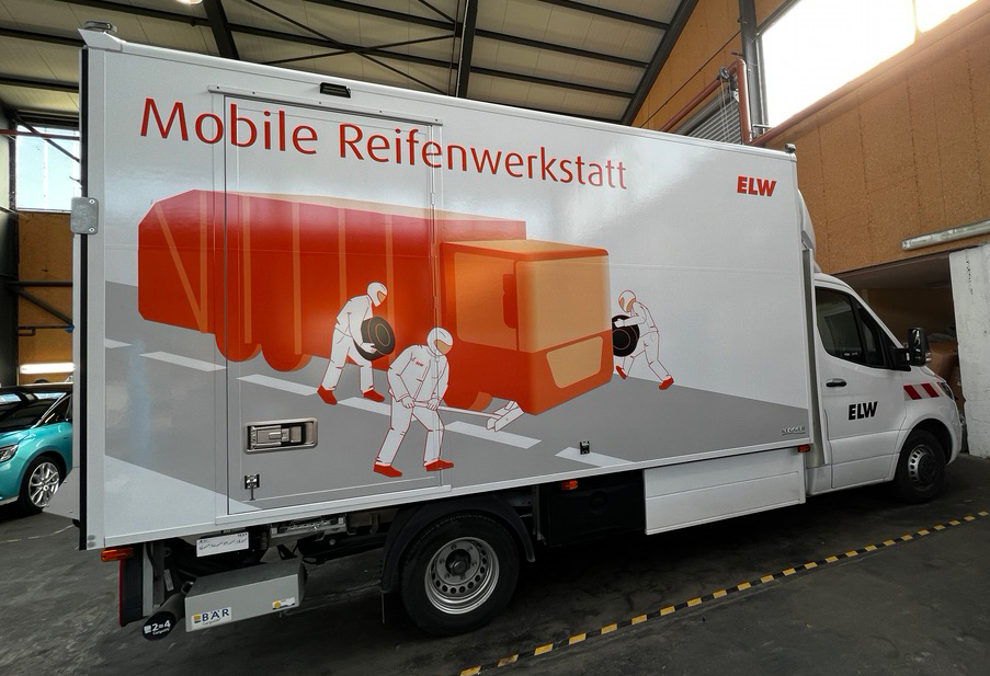 Realisierte Fahrzeugbeschriftung von RAU Professionals
